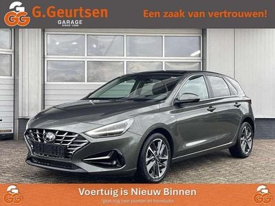 Grijs Gebruikt 2022 Hyundai i30 Premium Hatchback | € 22.900 (Goede deal)