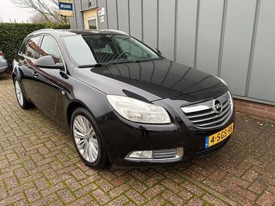 Zwart (metallic) Gebruikt 2013 Opel Insignia Business Edition Stationwagen | € 6.950 (Eerlijke prijs)