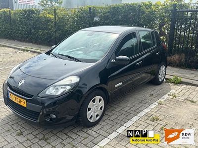 Zwart Occasion 2012 Renault Clio IV Hatchback | € 2.000 (Eerlijke prijs)