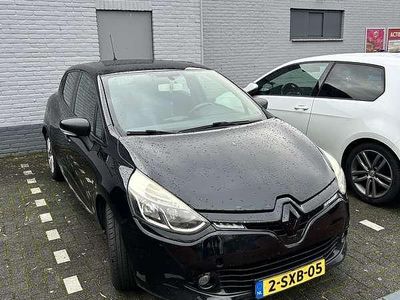 Zwart Occasion 2014 Renault Clio IV Expression Hatchback | € 4.750 (Eerlijke prijs)