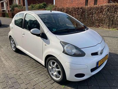 Wit Occasion 2009 Toyota Aygo X-cite Hatchback | € 2.399 (Eerlijke prijs)