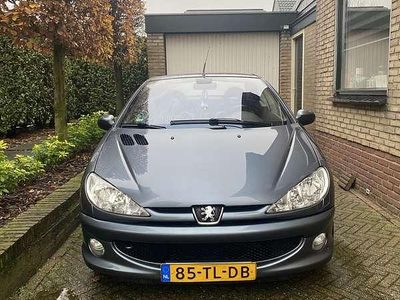 Grijs Gebruikt 2006 Peugeot 206 Griffe Cabriolet | € 2.500 (Eerlijke prijs)