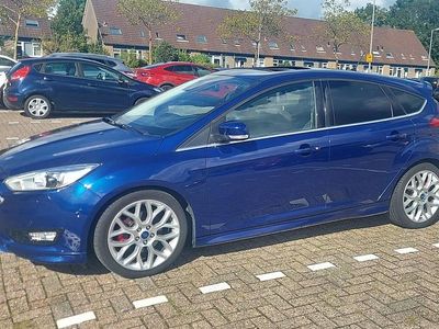Blauw Occasion 2014 Ford Focus Titanium Hatchback | € 9.950 (Iets duurder)