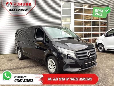 Zwart (metallic) Gebruikt 2024 Mercedes Vito Van | € 41.944 (Goede deal)