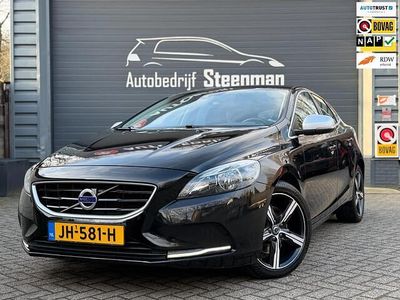 Occasion Volvo V40 R-Design 123 PK (90 kW) 2016 Zwart (metallic) Hatchback
