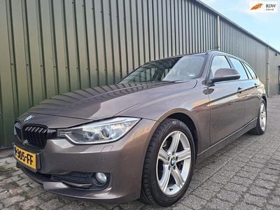 Bruin Gebruikt 2013 BMW 316 Executive Stationwagen | € 7.299 (Goede deal)