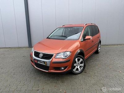 Rood Occasion 2007 VW Touran Cross MPV | € 4.999 (Eerlijke prijs)