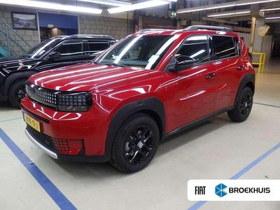 Rood Nieuw 2025 Fiat Grande Panda Icon Hatchback | € 23.800 (Goede deal)
