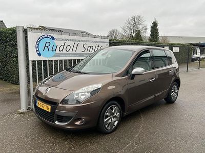 Bruin (metallic) Gebruikt 2012 Renault Scénic III Dynamique MPV | € 4.990 (Eerlijke prijs)