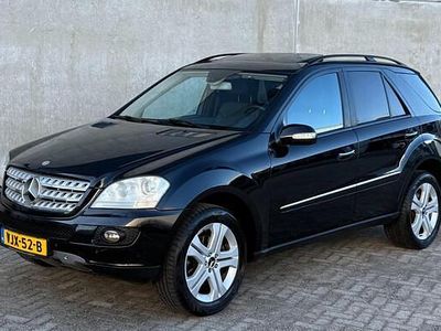 Zwart Occasion 2006 Mercedes ML320 SUV | € 6.660 (Duur)