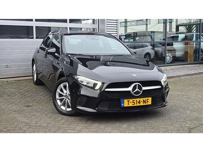 Zwart Occasion 2022 Mercedes A200 Luxury Hatchback | € 23.949 (Goede deal)