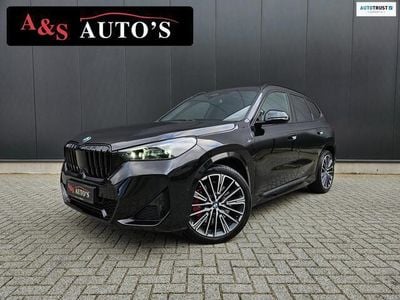 Zwart, metallic lak Gebruikt 2023 BMW X1 M Sport SUV | € 46.950 (Eerlijke prijs)