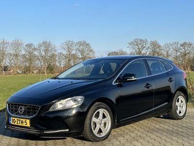 Zwart Gebruikt 2013 Volvo V40 Hatchback | € 6.450 (Eerlijke prijs)