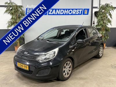 Zwart Gebruikt 2015 Kia Rio Comfort Hatchback | € 4.995 (Eerlijke prijs)