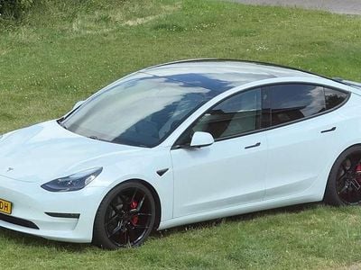 Wit Gebruikt 2020 Tesla Model 3 Performance Sedan | € 29.500 (Eerlijke prijs)