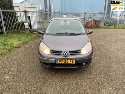 Grijs Gebruikt 2006 Renault Scénic II Expression MPV | € 1.150 (Eerlijke prijs)