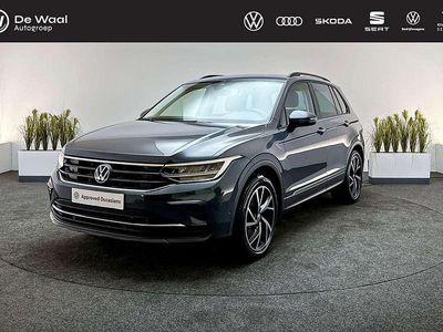 Dolphin grey Occasion 2023 VW Tiguan Life SUV | € 32.800 (Super prijs)