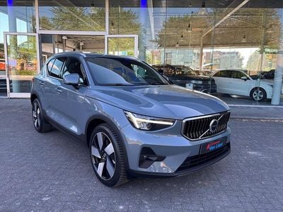 Grijs Gebruikt 2022 Volvo XC40 Core SUV | € 34.945 (Eerlijke prijs)