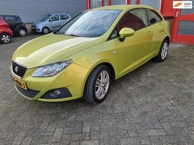 Geel Occasion 2009 Seat Ibiza SC Stylance Hatchback | € 2.949 (Eerlijke prijs)