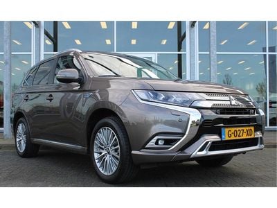 Bruin Gebruikt 2019 Mitsubishi Outlander Intense+ SUV | € 22.899 (Eerlijke prijs)