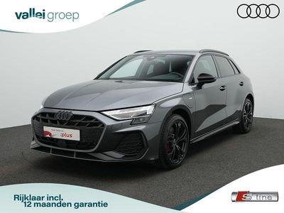 Grijs Nieuw 2025 Audi A3 Sportback e-tron S-Line Hatchback | € 47.400 (Eerlijke prijs)
