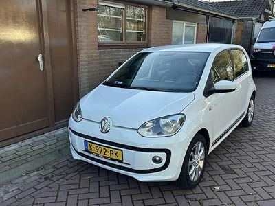 Wit Occasion 2015 VW up! CLUB Hatchback | € 8.999 (Eerlijke prijs)