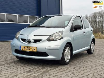 Occasion Toyota Aygo 68 PK (50 kW) 2006 Blauw Hatchback