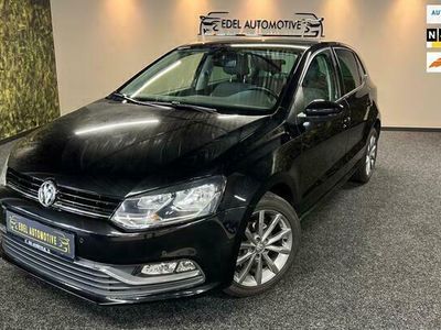 Zwart Occasion 2015 VW Polo Highline Hatchback | € 11.949 (Iets duurder)