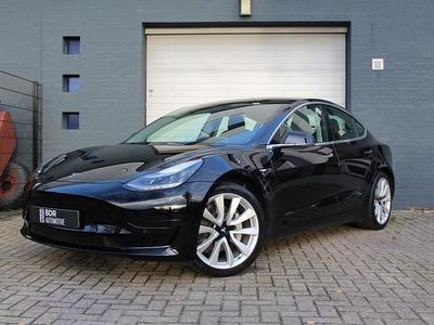 Zwart Occasion 2020 Tesla Model 3 Standard Range Sedan | € 22.495 (Eerlijke prijs)