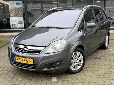 Grijs Gebruikt 2009 Opel Zafira Executive MPV | € 2.750 (Eerlijke prijs)
