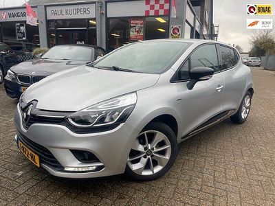 Grijs (metallic) Gebruikt 2018 Renault Clio IV LIMITED Hatchback | € 9.900 (Eerlijke prijs)