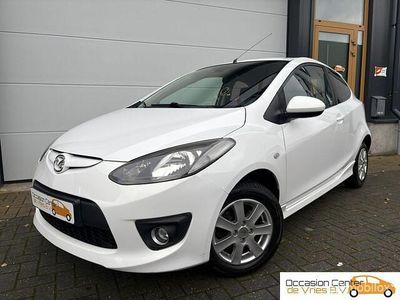 Wit Gebruikt 2009 Mazda 2 Hatchback | € 5.999 (Eerlijke prijs)