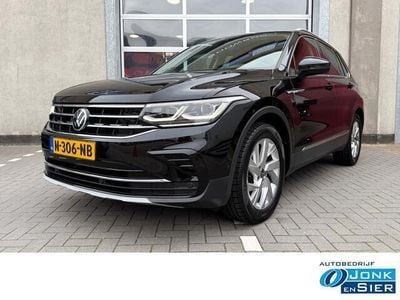 Zwart Occasion 2021 VW Tiguan Elegance SUV | € 32.890 (Eerlijke prijs)