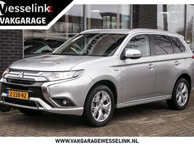 Grijs Occasion 2024 Mitsubishi Outlander Intense SUV | € 23.900