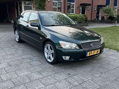 Lexus IS200