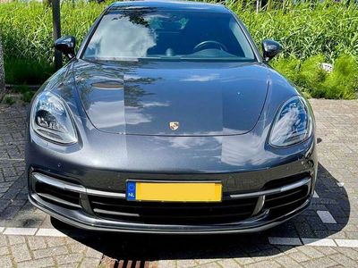 Porsche Panamera 4