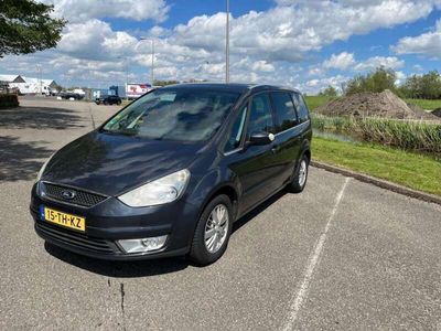 tweedehands Ford Galaxy 2.0- 16V Ghia 7 persoons met trekhaak