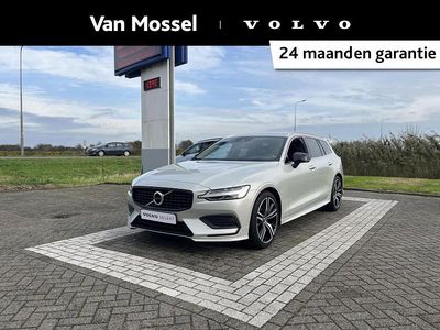 Grijs Gebruikt 2022 Volvo V60 Business Edition Stationwagen | € 28.940 (Iets duurder)