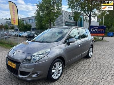 Grijs Gebruikt 2010 Renault Scénic III MPV | € 3.950 (Eerlijke prijs)