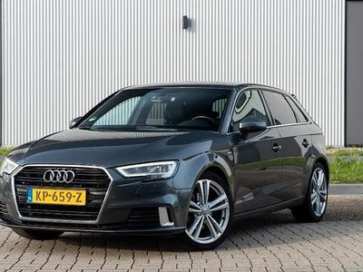 Grijs Occasion 2017 Audi A3 S-Line Hatchback | € 17.995 (Duur)