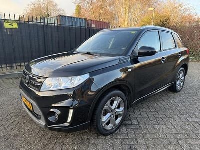 Zwart Gebruikt 2017 Suzuki Vitara Exclusive SUV | € 15.950 (Goede deal)