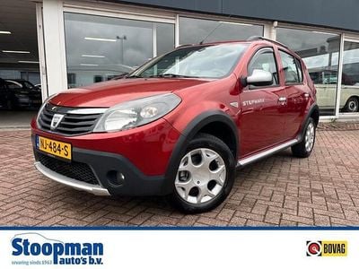 Rood Gebruikt 2010 Dacia Sandero Hatchback | € 3.750 (Duur)