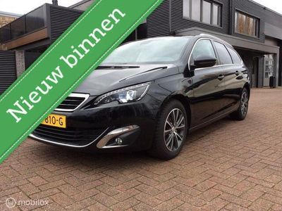 tweedehands Peugeot 308 SW 1.2 PureTech Blue Lease Premium Panorama leer nav