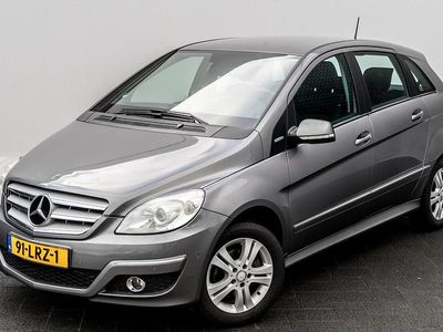 Grijs (metallic) Gebruikt 2010 Mercedes B180 Business MPV | € 3.450 (Iets duurder)