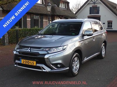 Grijs Gebruikt 2020 Mitsubishi Outlander SUV | € 17.900 (Goede deal)