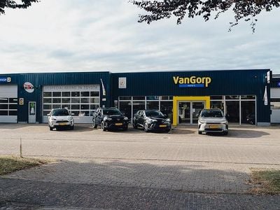 Rood Occasion 2019 Toyota Yaris Hybrid Active Hatchback | € 16.595 (Goede deal)