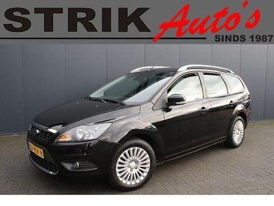 Zwart (metallic) Gebruikt 2008 Ford Focus Titanium Stationwagen | € 2.349 (Eerlijke prijs)