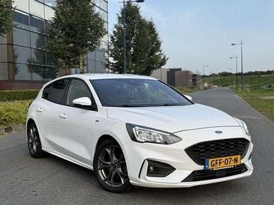 Wit Occasion 2020 Ford Focus ST-Line Hatchback | € 18.399 (Eerlijke prijs)