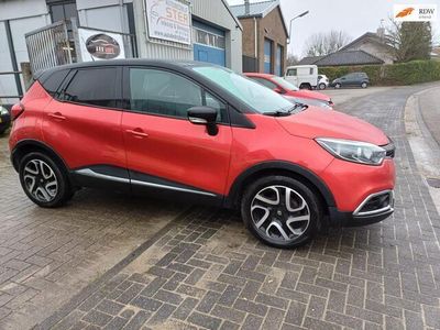 Rood Gebruikt 2016 Renault Captur Dynamique SUV | € 9.900