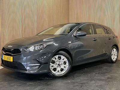 Grijs Occasion 2022 Kia Ceed Hatchback | € 19.950 (Eerlijke prijs)
